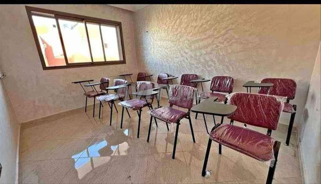 مكاتب مدرسية تصميم مريح وآمن للأطفال والتلاميذ