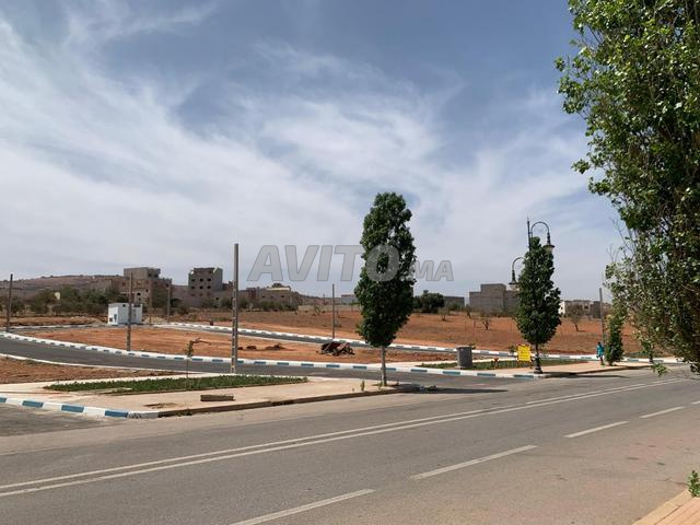 Lots de terrain entre 100 et 117m2 équipés/Titrés