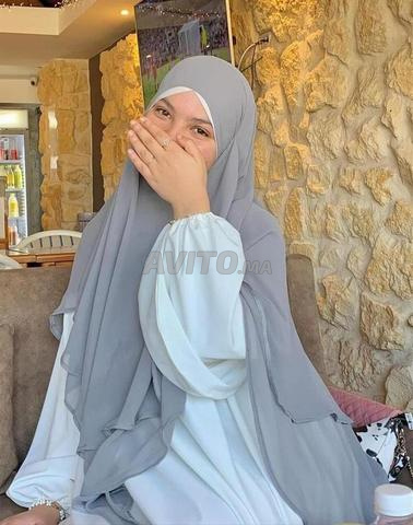 Abaya évasée avec un foulard à deux couches - 2