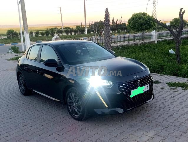 Peugeot 208 première main 2022.8.4