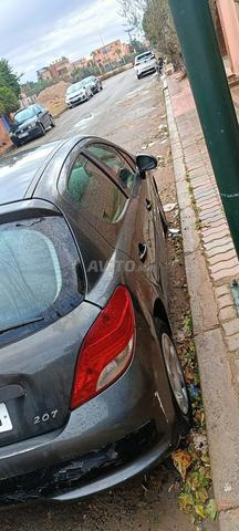 Peugeot 207 essence 134000 bon état