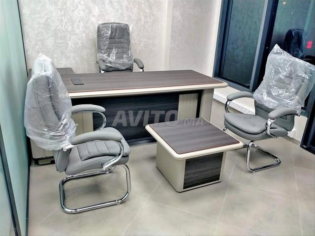 Bureau VIP luxueux et moderne d'une entreprise spécialisée dans le mobilier de bureau.