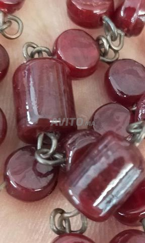 Collier distinctif bordeaux ancien