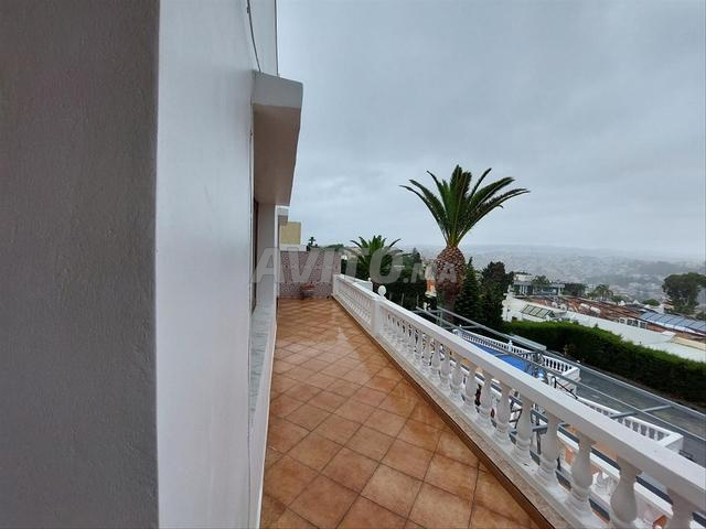 فيلا بشرفتين وإطلالة بانورامية للكراء - 2