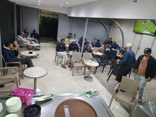 مقهى للبيع في الهانك - 2