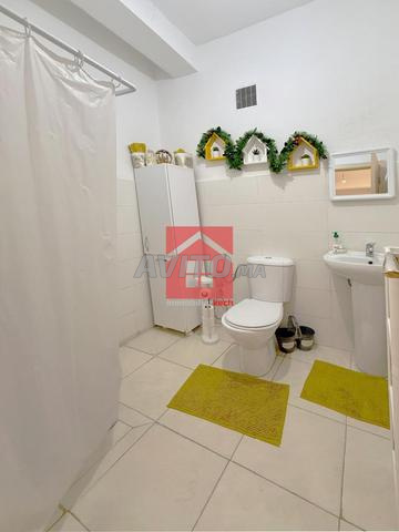 Appartement très bien situé avec balcon  à louer mensuellement - image 2