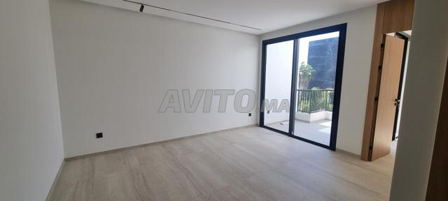 استوديو عالي جداً طريق الجديدة