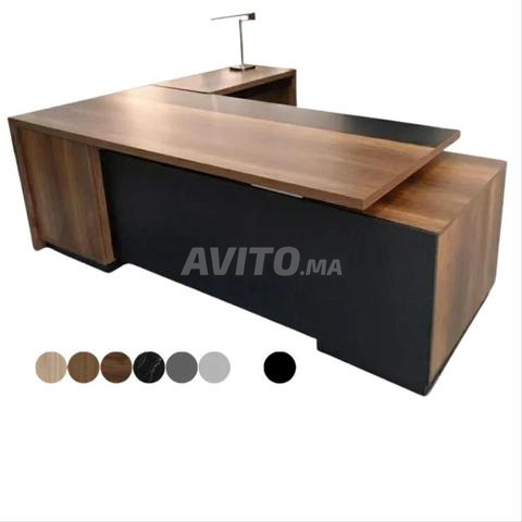 Bureau de direction en bois mélaminé avec retour