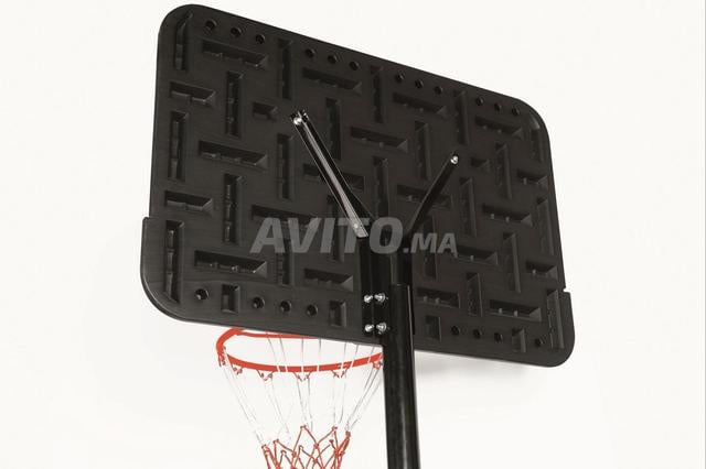 POTEAU AVEC PANNEAU DE BASKET-BALL CLEVELAND