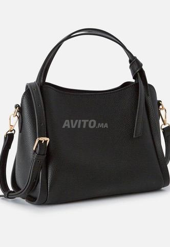 Sac à main Damart noir neuf 450 DH