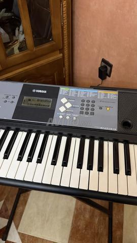 Clavier Yamaha PSR-E233 - 2