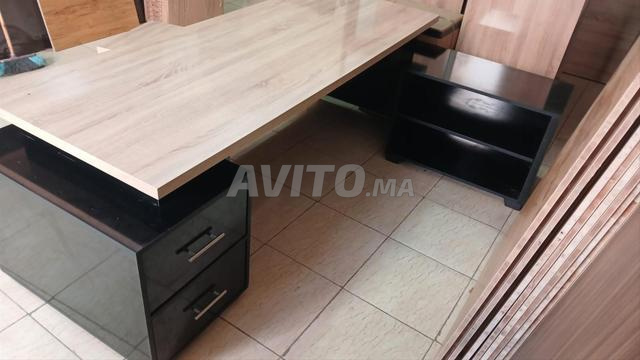 مكتب مع جانب و خزانة - 2