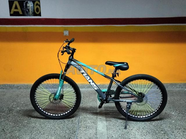 Très bon état. Peu utilisé (15 fois ou moins)