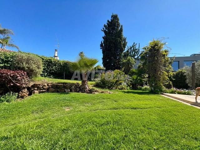 Villa commerciale Angle Bd Abdelkrim El Khattabi