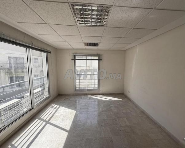 مكتب للإيجار - 2