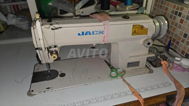 ماكينة خياطة بيكوز وسورجي 4 خيوط