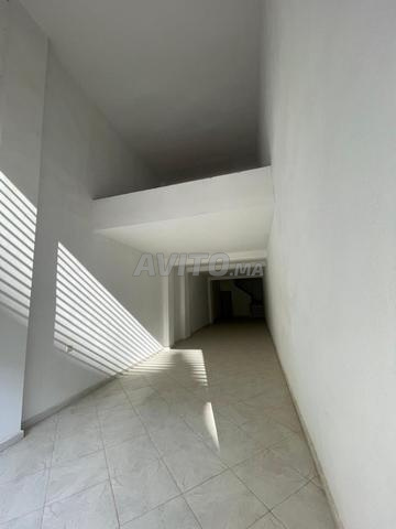 Local commercial Route immouzer - 2