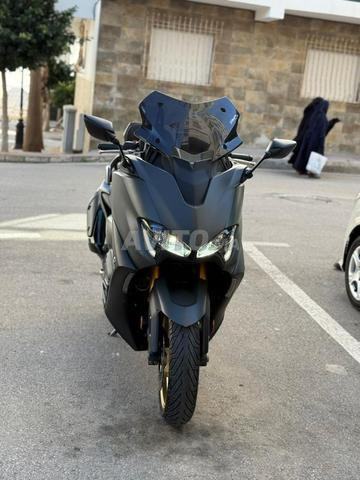 Tmax 560 Tech Max - 2