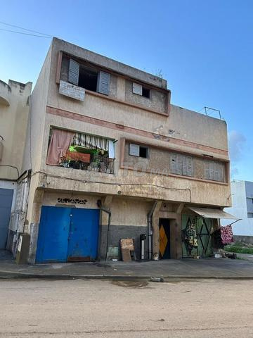 بقعة أرضية 200 متر وسط تمارة – موقع جيد