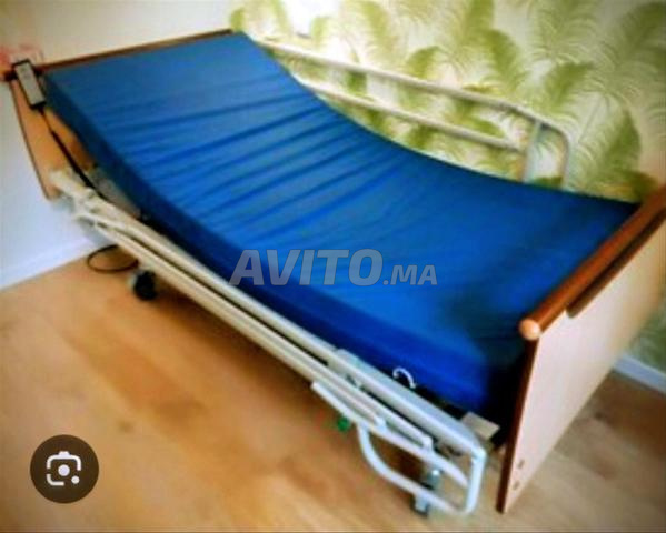 Lit médical électrique d'hôpital