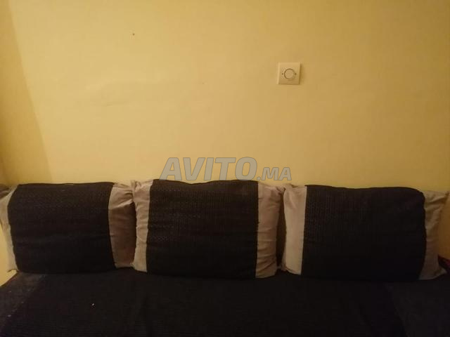 4 coussins et 2 tapis, dimensions 1m x 3m - 2