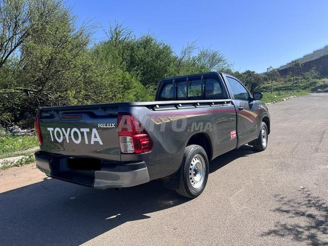 Toyota Hilux 1er main
