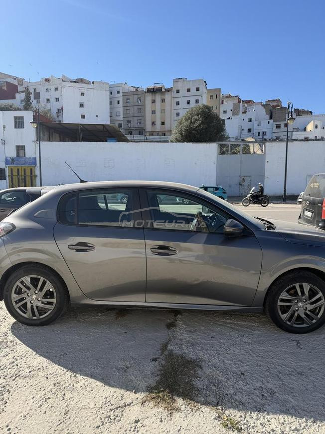 peugeot 208 automatique 2021