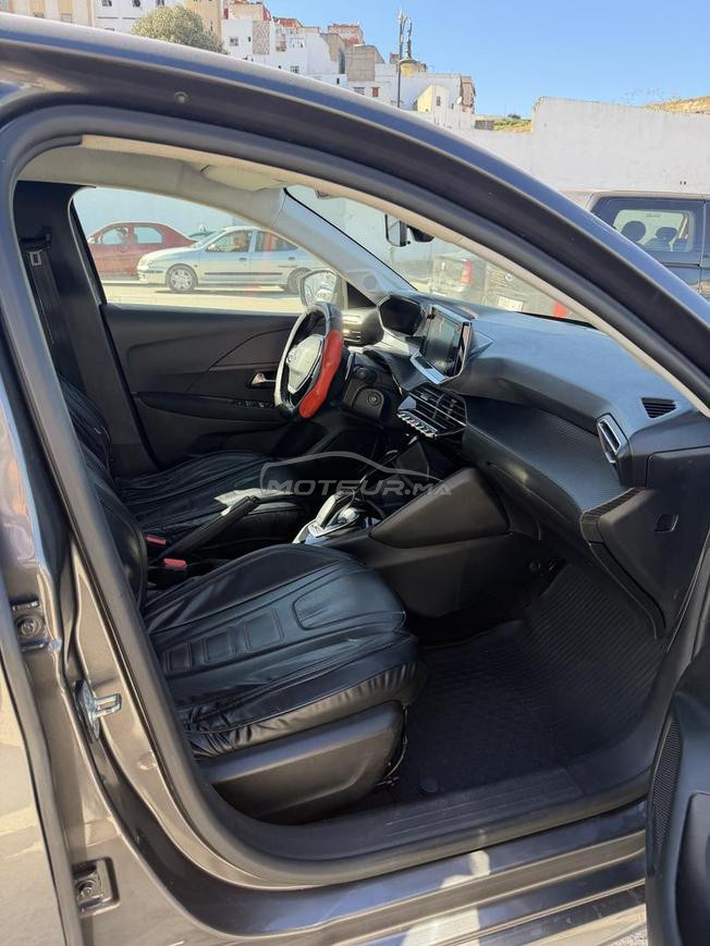 peugeot 208 automatique 2021