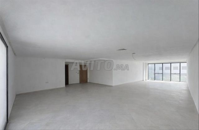 مكتب بمساحة 105 متر مربع للإيجار في أولفا - 2