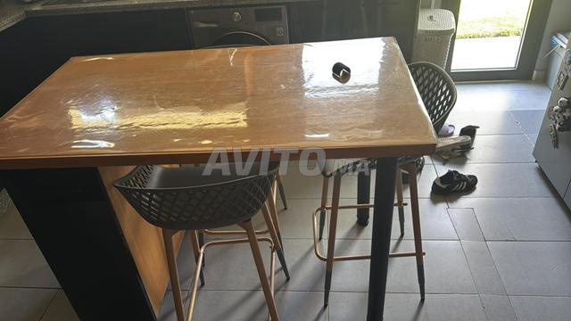 Table haute et 4 chaises hautes - 2