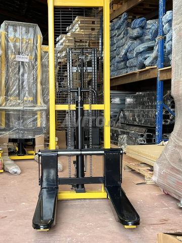 🔧 رافعة شوكية يدوية – 1.5 طن / 3 متر