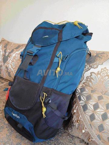 Sac à dos disponible à Casa 700 dh État 10/10 - 2