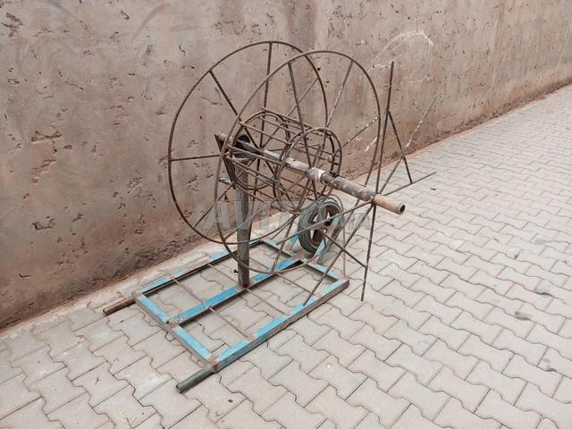 Machine pour fil de tension - 2