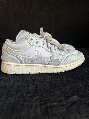 إير جوردان لو إيديشن ليميتي مقاس 38.5 - 2