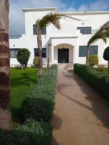 فيلا 7000 متر مربع فاخرة واسعة مشمسة مسبح