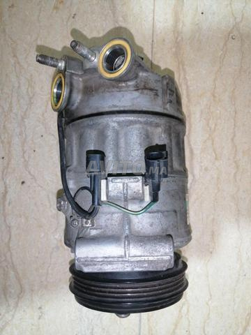 Compresseur de climatisation pour Volvo P31315453 - 2