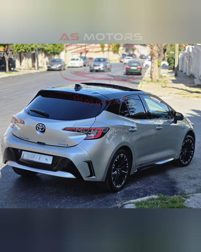 TOYOTA COROLLA S HYBRIDE 