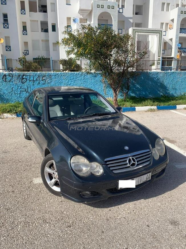 Mercedes-Benz 220 Diesel Automatique 2004 à Martil