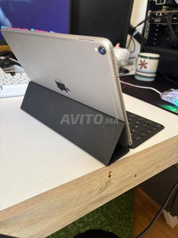 آيباد برو 2017 مع كيبورد قابل للتفاوض