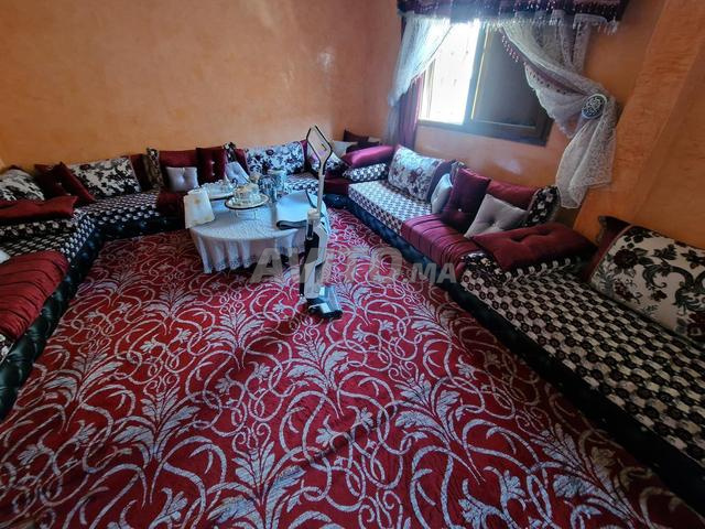 فرش صالون كما في الصورة في حالة جيدة - 2