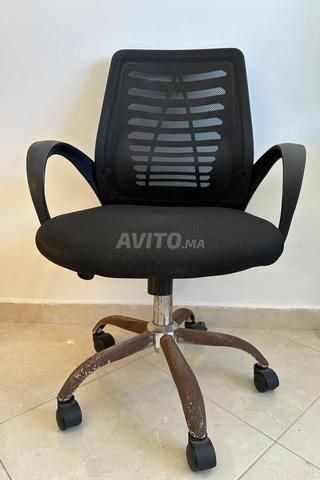 🪑 Chaise de bureau ergonomique (noire/roulettes)