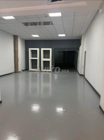 محل رائع بمساحة 350 متر مربع في بوسيجور