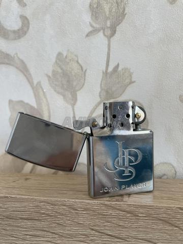 Briquet style zippo