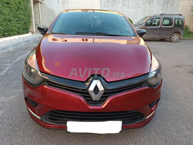 Clio 4 modèle 2018 très bon état