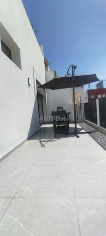 Studio meublé avec terrasse