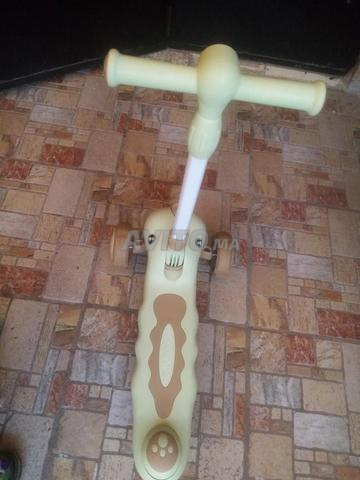 Trottinette pour enfants avec lumières LED dans les roues ✨ - 2