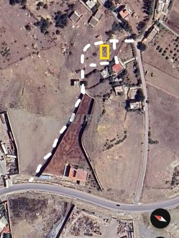 بقعة أرضية ملكية لها 3 واجهات للبيع