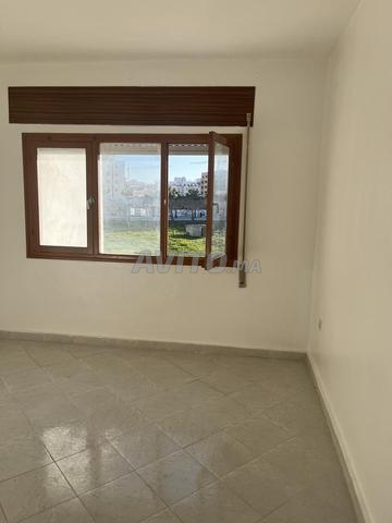 Appartement à louer près zone franche Gzenaya