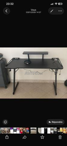 Bureau gamer avec lumières