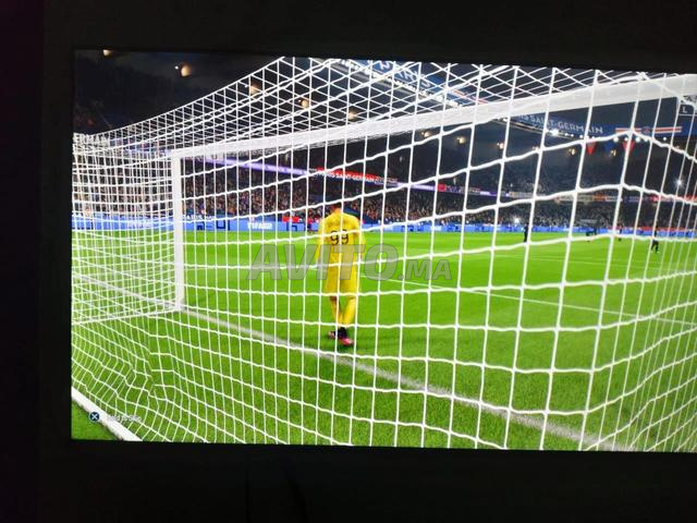 Une PlayStation 4 Slim en état incroyable